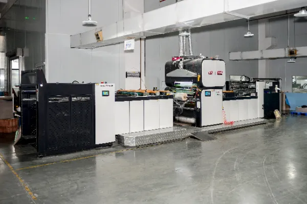 2.LAMINATING MACHINE