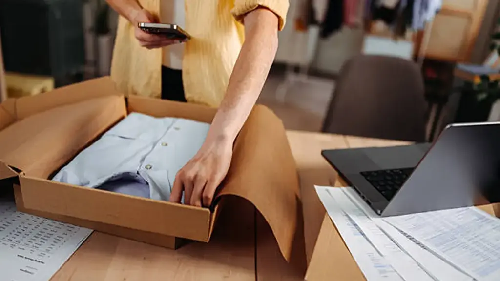 sustainable apparel packaging1